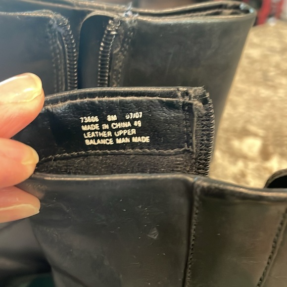 Clark’s size 8 women’s ankle boots - Picture 2 of 3